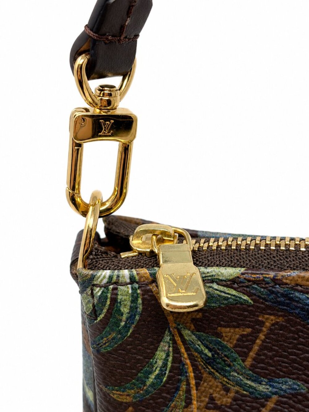 Louis Vuitton Pochette Monogram Eden Edition- With Dust Bag & Box - Picture 4 of 11